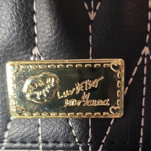 Betsey Johnson Black and White Quilted Crossbody Bag/ClutchW/ Coin Purse - Picture 2 of 11